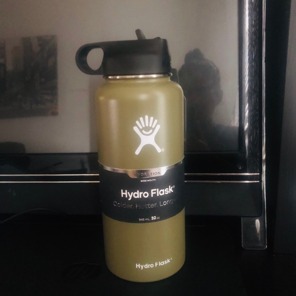 Hydro Flask 32 oz. with Straw Lid - Picture 5 of 5